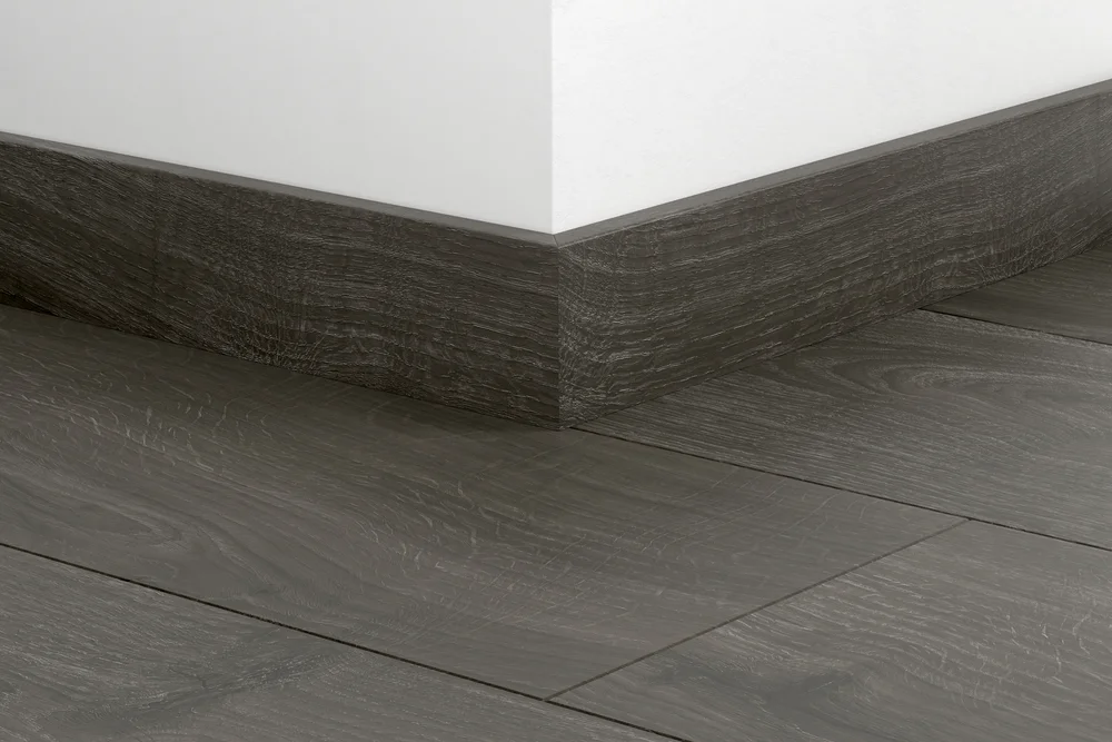 Sokkellist laminat 12x58 mm Dark Mature Oak dekor 06403 v:2422110