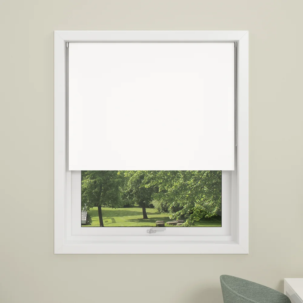 DEBEL RULLEGARDIN UNI LYSDEMPENDE HVIT 120X175 v:2858415